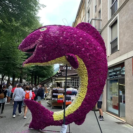 Luchon Holidays, Parking, Wifi, Balcon, Cave, T3 8 Personnes アパート *