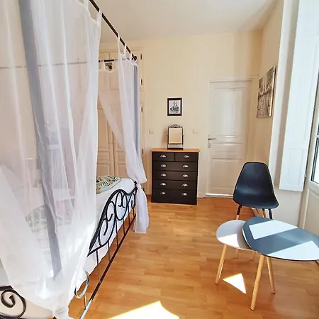 Luchon Holidays, Parking, Wifi, Balcon, Cave, T3 8 Personnes