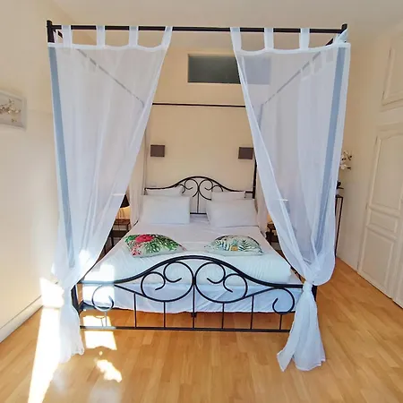 Luchon Holidays, Parking, Wifi, Balcon, Cave, T3 8 Personnes *