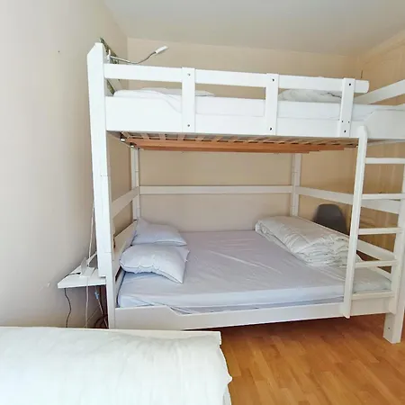 Luchon Holidays, Parking, Wifi, Balcon, Cave, T3 8 Personnes * Bagnères-de-Luchon