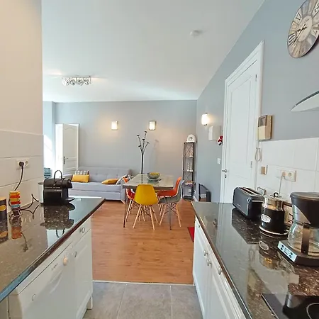 アパート Luchon Holidays, Parking, Wifi, Balcon, Cave, T3 8 Personnes Bagnères-de-Luchon