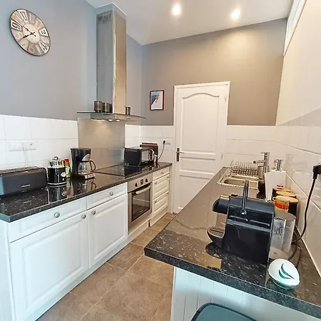 Luchon Holidays, Parking, Wifi, Balcon, Cave, T3 8 Personnes アパート