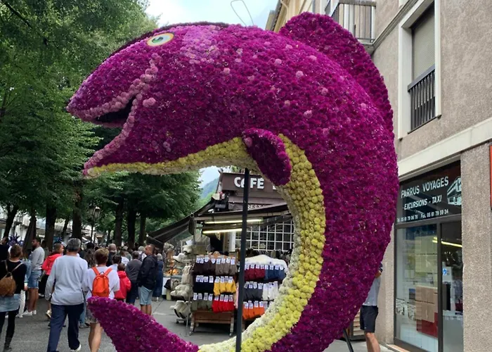 Luchon Holidays, Parking, Wifi, Balcon, Cave, T3 8 Personnes Apartamento *