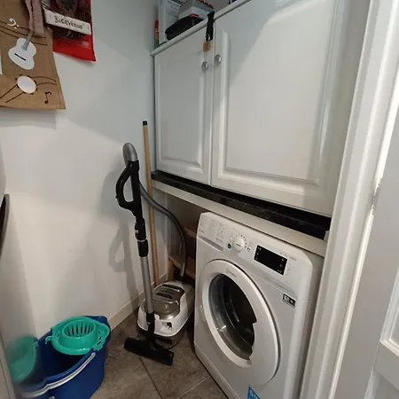 Luchon Holidays, Parking, Wifi, Balcon, Cave, T3 8 Personnes Apartment *