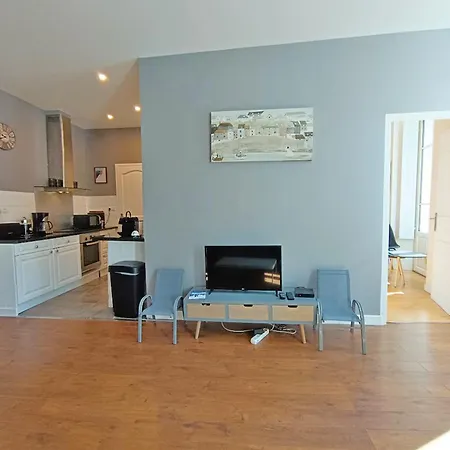 Luchon Holidays, Parking, Wifi, Balcon, Cave, T3 8 Personnes Apartman Bagnères-de-Luchon