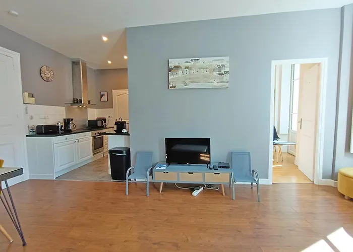 Luchon Holidays, Parking, Wifi, Balcon, Cave, T3 8 Personnes Appartement Bagnères-de-Luchon