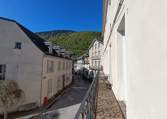 Luchon Holidays, Parking, Wifi, Balcon, Cave, T3 8 Personnes * Bagnères-de-Luchon